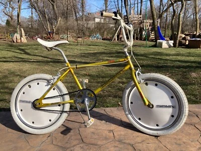 恢复 Huffy Sigma 黄色金属 80 年代 BMX 自行车 20 英寸美国制造 — 第 1/4 张图片