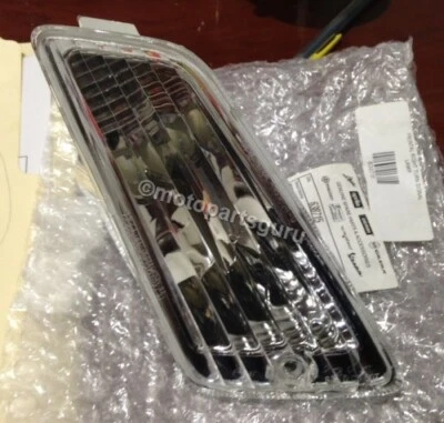 584970 Conjunto de señal de giro delantera derecha OEM Vespa GT200 GT60 GTS250 GTV 250 300 Foto 1 de 4