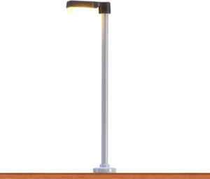 BRAWA 83004 Scala N Lampione stradale moderno con luce a LED alto mm. 51 - Picture 1 of 2