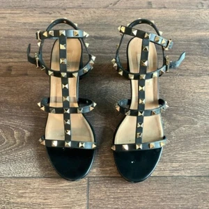 AUTHENTIC WOMANS VALENTINO GARAVANI STUDDED BLACK HEELS/PUMPS (SIZE 38.5) - Picture 1 of 9