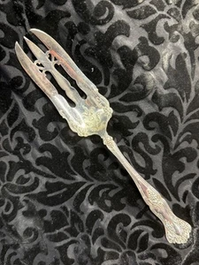 1904 VINTAGE GRAPE PASTRY SERVING FORK 1847 Rogers 7.25" - Picture 1 of 6