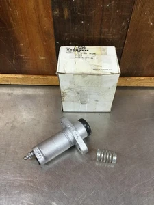 Triumph TR250 TR6 • Aftermarket Lockheed Clutch Slave Cylinder, Rebuilt. KT1547 - Picture 1 of 11