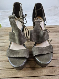 Gianni bini Addi olivfarbene Wildleder-Heels 7M - Bild 1 von 7