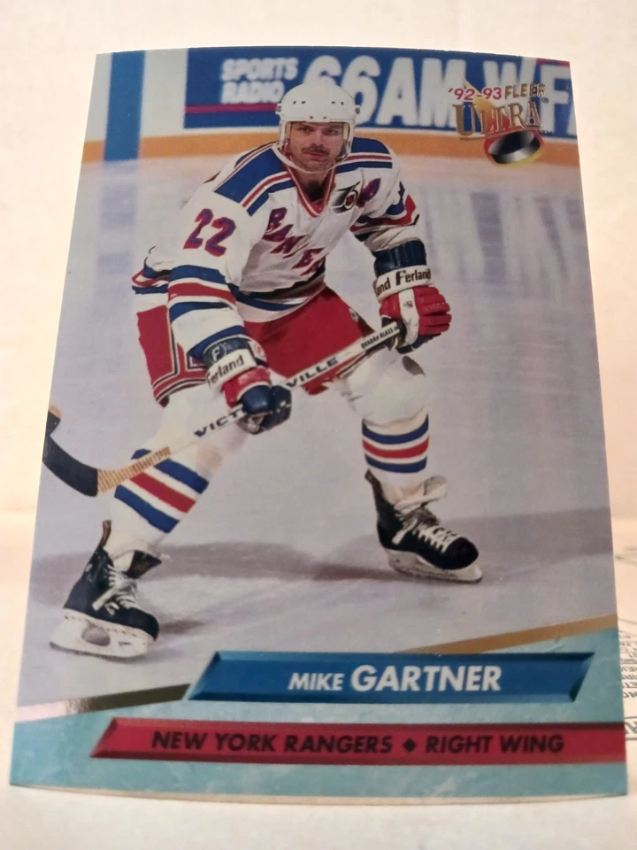 1992-93 Fleer Ultra Series 1 Hockey Mike Gartner # 135 - Image 1 of 1