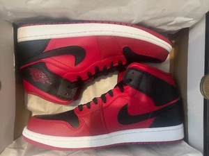 Jordan 1 mid reverse bred 2021 - Picture 1 of 5