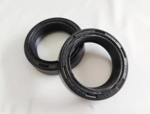 FOR Suzuki TC100 TC125 TC185 TS100 TS125 TS185 Fork Oil Seal L/R New - Foto 1 di 5