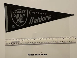 De colección OAKLAND RAIDERS 12" X 5" MINI BANDERÍN DE FIELTRO NEGRO APROBADO POR LA NFL - Imagen 1 de 1