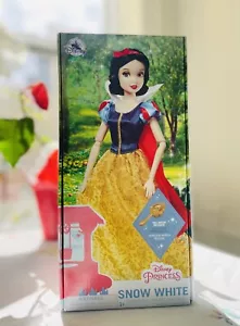 SCHNEEWEISSE PRINZESSIN DISNEY klassische Puppe - 11 1/2"" mit Puppenbürste Zubehör - Bild 1 von 9