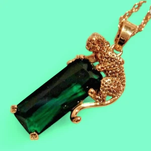 JAGUAR GREEN GLASS STONE PENDANT dainty chain necklace leopard panther cat I1 - Picture 1 of 8