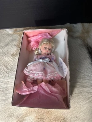 Muñeca Madame Alexander Hush-You-Bye #25235 nueva en caja con etiquetas - sin certificado de autenticidad Foto 1 de 4