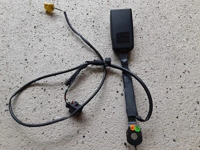 2009-2011 VOLKSWAGEN TIGUAN FRONT RIGHT SIDE PASSENGER SEAT BELT BUCKLE OEM* - Image 1 of 4