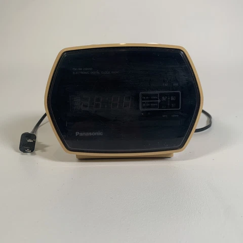 Panasonic RC-55  Digital Clock Radio ~ Yellow/Ivory ~ Vintage Retro Cover