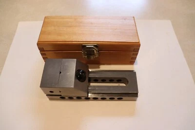 Toolmakers Grinding Vise with Wooden Case. Condition New. - Image 1 of 4