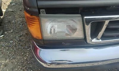 Used Right Headlight Assembly fits: 2007 Ford E150 VAN composite Right Grade A - Изображение 1 из 4