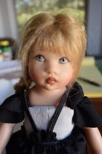 LOVELY 8" HELEN KISH ELEMENTARY RILEY WITH BOX! - Picture 1 of 4