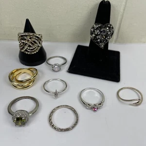 Lot 9 Rings Jewelry Mix Lot Fashion Vintage Assorted Shapes Colors Size 8.5 - Picture 1 of 16