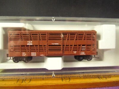 MICRO TRAIN Z GAUGE TEXAS & PACIFIC 40 FT STOCK CAR RD # 22225 ITEM No. 13808-2 - Image 1 of 4