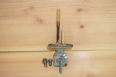 Válvula Petcock del tanque de combustible de gasolina Kawasaki KXT250 KXT 250 1981-1987 KDX250 51023-1045 Foto 1 de 4