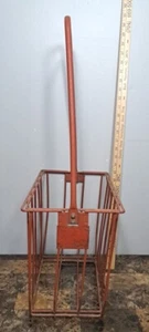 Cesta tolva de pelota de tenis roja vintage de alambre recubierto de plástico usada en excelente estado hecha en EE. UU. - Imagen 1 de 5