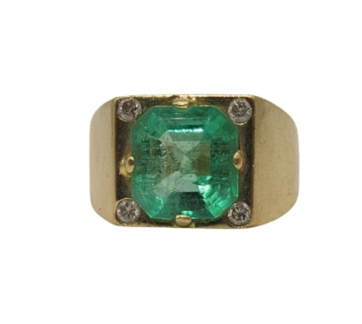 Anillo cúpula de diamantes y esmeraldas de oro amarillo de 18 quilates para hombre Foto 1 de 4