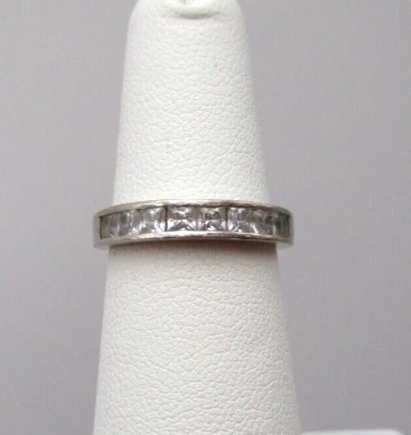 14K White Gold Anniversary Band Ring Size 5 [R191] - Image 1 of 4