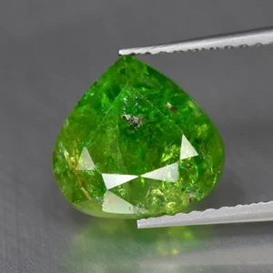 4.41Ct Pear_Flashing Natural Green Demantoid Garnet Gemstone - Picture 1 of 1
