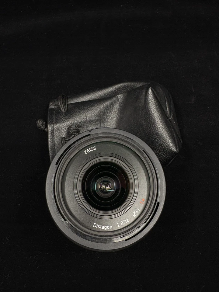 zeiss touit 12mm for fujifilm - Image 1 of 1
