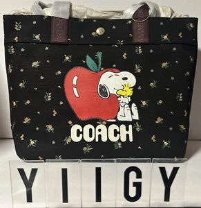 ๐ผ๐ฆ Coach 6172 ๐ผ๐ฆ Canvas Peanuts Snoopy Woodstock Apple Tote Bag ๐ผ GB22o3 - Picture 1 of 10