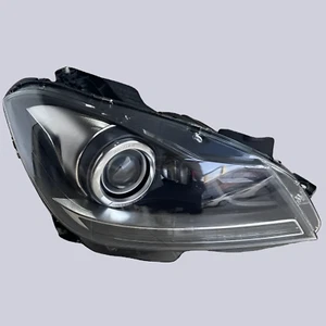 Mercedes Benz W204 C250 C300 C350 C63 Right Passenger Xenon EU Headlight - Picture 1 of 3