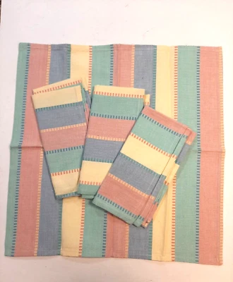 Guardanapos da marca FIESTA conjunto de 4 listras vermelhas amarelas verdes azuis 17,5 x 18 H Laughlin - Imagem 1 de 2