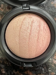 Mac Redhead Mineralize Skinfinish. Limited Edition. Discontinued. - Picture 1 of 5