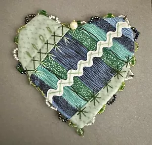 Set 4 sottobicchieri FATTI A MANO, cuore verde blu, ricamati, perline, tazza tappeto tappetino da tè - Foto 1 di 7