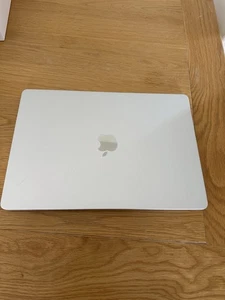 APPLE - MacBook Air 15.3"(2024) - M3, 512 GB SSD, Silver - Picture 1 of 3