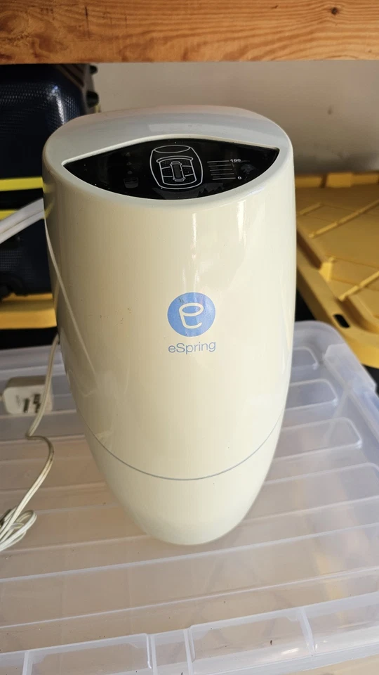 Amway E-spring Water Filter  10-0185 And Replacement Filter  10-1086 - Image 1 of 4