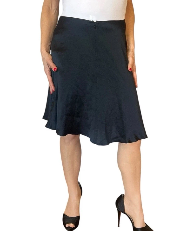 EMILIO PUCCI MUJER 6 FALDA NEGRA SEDA SATINADO MINI ACAMPANADA CREMALLERA FRONTAL ITALIA Foto 1 de 4