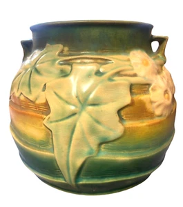 Vaso originale Roseville modello Luffa con manico a bulbo, resto dell'etichetta - Foto 1 di 4