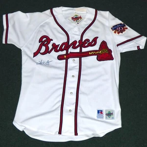ATLANTA BRAVES CHIPPER JONES SIGNED BASEBALL JERSEY RUSSELL DIAMOND COLLECTION - Picture 1 of 8