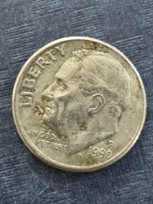 1990 P Dime Mint Error Off Center Rim And Faded Lettering - Image 1 of 4