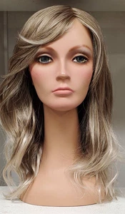 Parrucca sintetica Sage 2400 Rene of Paris colore biondo ghiaccio nuova con etichetta da esposizione - Foto 1 di 7