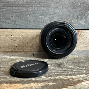 Nikon NIKKOR AF-S DX 55-200mm f/4-5.6 Zoom Lens - Picture 1 of 4