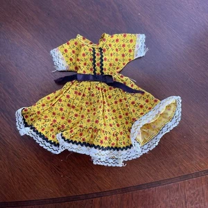 Abito vintage anni '60 Ellie Mae Clampett giallo nero fiori di vite per bambola - Foto 1 di 7