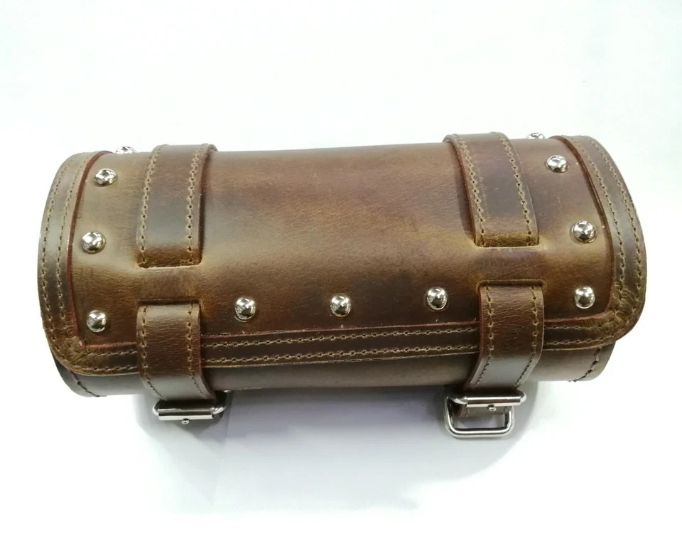 PURE LEATHER TOOL BAG WITH STUD FIT FOR ROYAL ENFIELD MOTORCYCLE IN RUSTY BROWN Foto 1 de 4