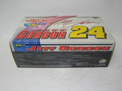 Coche de carreras fundido a presión Chevy #24 Dupont/Jeff Gordon Monte Carlo 1/18 nuevo en caja 2000 Foto 1 de 4