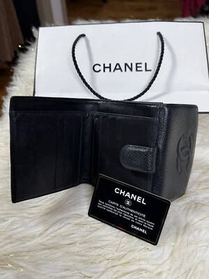 Chanel Cartera Negra Pequeña Doble Pliegue Piel de becerro con Bolsa de Papel Foto 1 de 4
