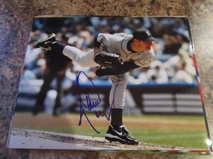 JAMIE MOYER SEATTLE MARINERS LEGEND SIGNED 8 X 10 GLOSSY PHOTO - Picture 1 of 2
