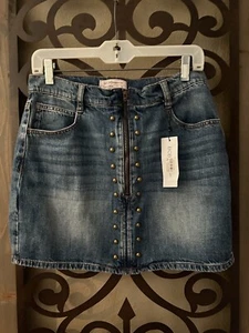 Nueva con etiquetas $78 BCBGeneration Minifalda de mezclilla con tachuelas de algodón 28 - Imagen 1 de 5