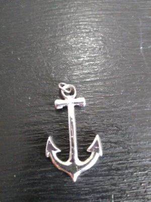 Kiel James Patrick Silvertone Anchor Pendant/Charm - Imagem 1 de 4