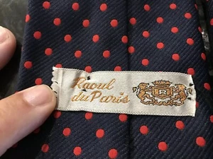 Corbata vintage años 70 poliéster Raoul Du Paris 4 x 53 lunares rojos sobre azul - Imagen 1 de 3