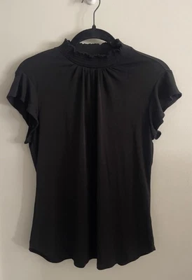 Blusa NY & Co 7th Avenue Negra Cuello Simulado Con Mangas Acampanadas Talla Pequeña Foto 1 de 4