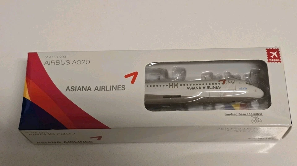 Hogan 0663 Asiana Airlines Airbus A320 1:200 Scale Model Plane - image 1 of 3
